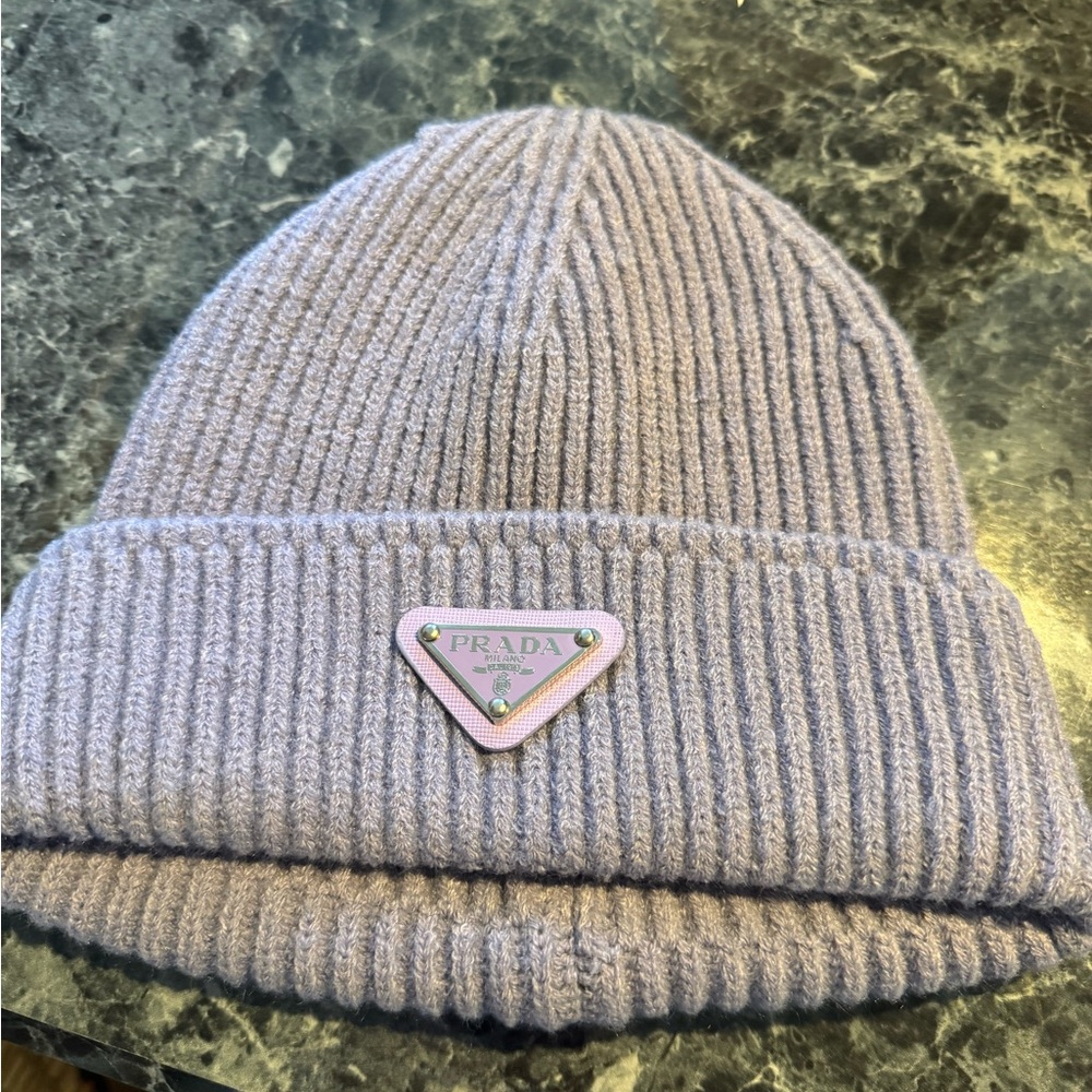 Women’s Beanies Lot - Picture 2 of 4